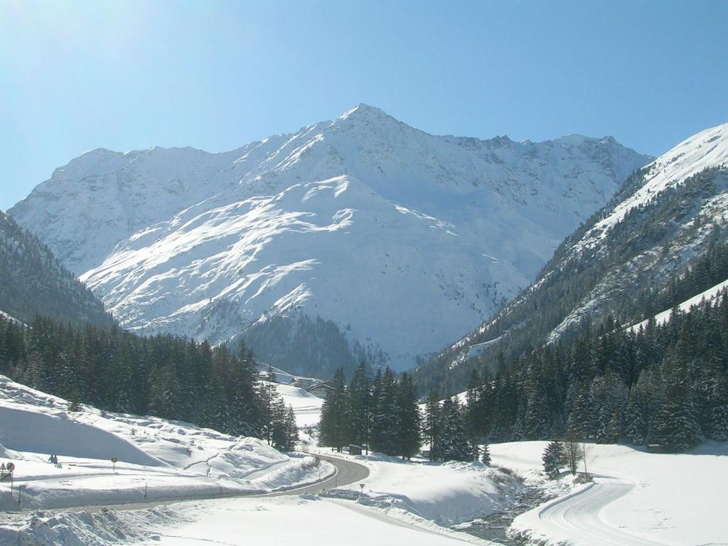 Haus Margret Bed & Breakfast Sankt Leonhard im Pitztal Exterior photo